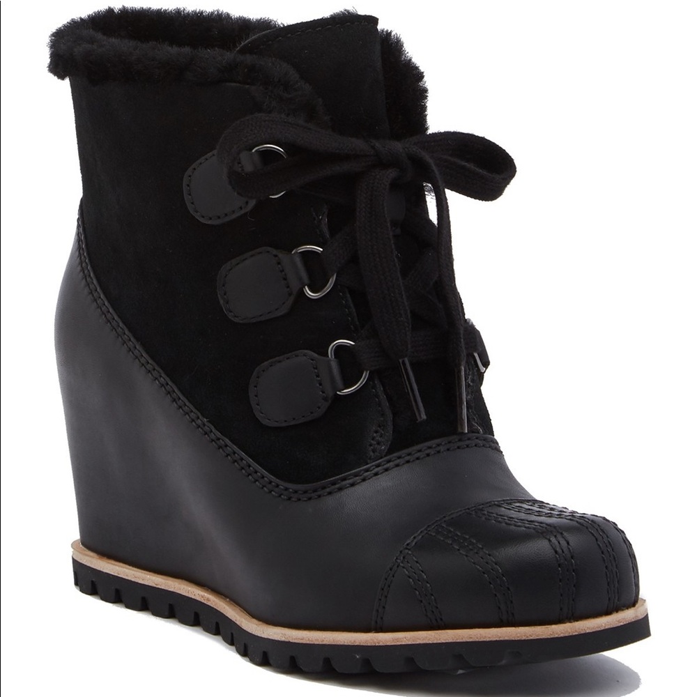 EUC UGG Alasdair Waterproof Wedge Bootie Black